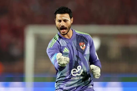  "ما يحدث متعمد ورسالة للجمهور".. الحضري يدعم الشناوي برسالة خاصة